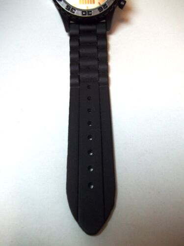 Marvel The Punisher Dark Skull Watch 43mm Black Tone Round Silicone Band Needs B - Picture 4 of 9