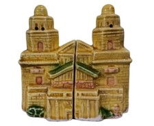 Vtg Hearst Castle San Simeon Ca. Souvenir Salt & Pepper Shakers Collectible 