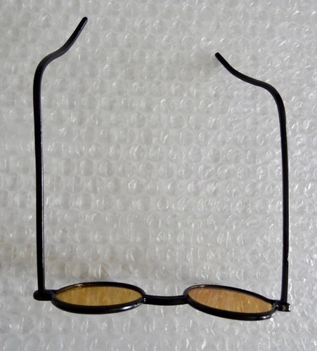 GAFAS DE SOL ANTIGUAS DE COLECCIÓN ORIGINALES REDONDAS LENTES AMARILLAS MARCOS NEGROS UNISEX neocurio - Imagen 2 de 8