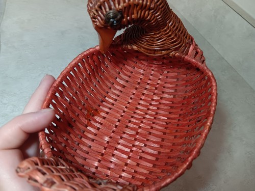 Rose/Pink Small Adorable Oval Wicker Basket with Real Wooden Beak - Picture 9 of 11
