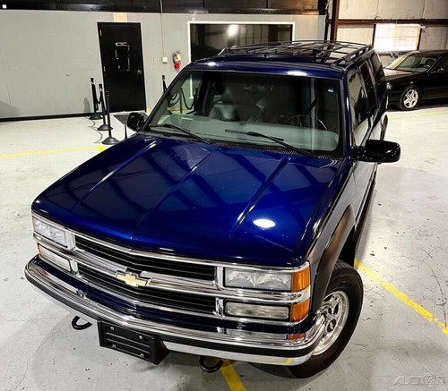 1999 Chevrolet Suburban 73K MILES - 7.4L - 4X4 - CLEAN CARFAX - 2 OWNERS - Picture 4 of 24