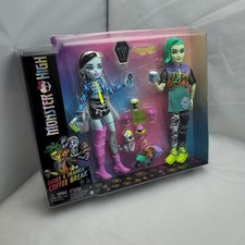 BNIB Mattel Monster High Deuce and Frankie Stein Coffee Break Dolls - HHR58
