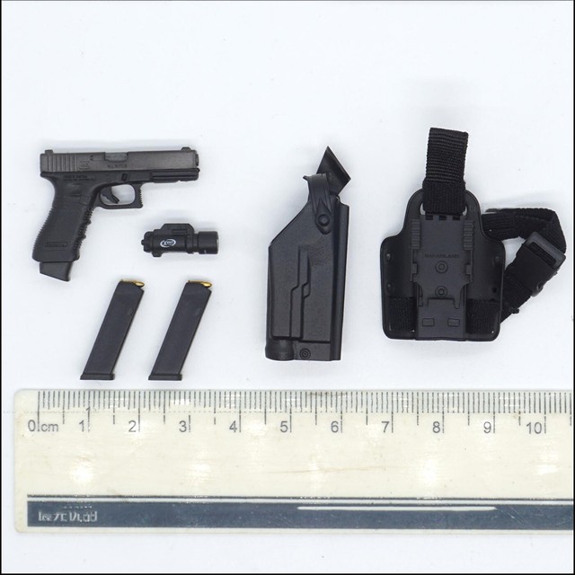 DAMTOYS DAM 78091 1/6 Scale DELTA FORCE 1st SFOD-D Pistol Set Model RN9972 DAMTOYS DAM 78091 1/6 Scale DELTA FORCE 1st SFOD-D Pistol Set Model RN9972