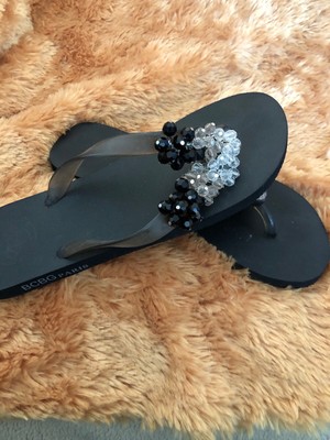 bcbg flip flops