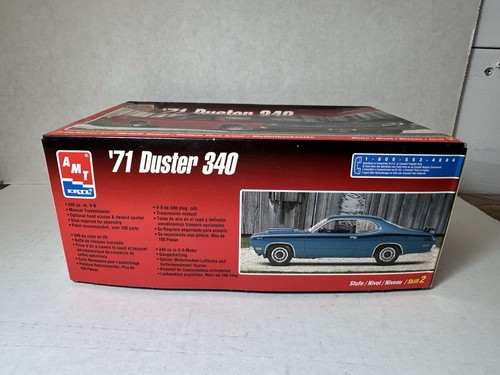 AMT 1971 Plymouth Duster 340 1:25 Model Kit #8437 1998 (COMPLETE / UNBUILT) - Picture 2 of 6