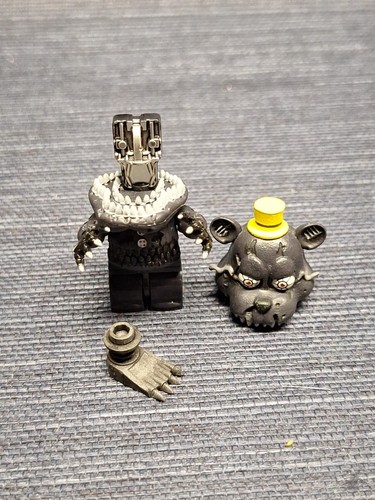 McFarlane Five Nights at Freddy's FNAF Nightmare Freddy Right Hall Missing Leg - Picture 9 of 9