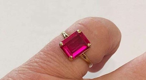 4.02 Carats Natural Red Ruby Yellow Gold Plated Sterling Silver Handmade Ring - Picture 4 of 5