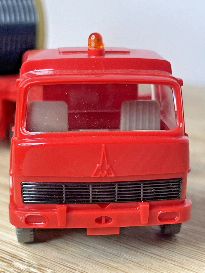 Wiking 503/7 Magirus 235 D semirimorchio a pianale ribassato con avvolgicavo ... - Immagine 3 di 4