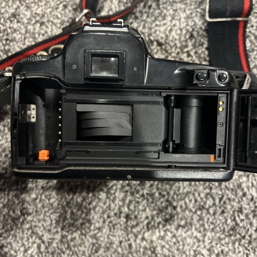 CANON Camera with Lens & Accessories - Picture 6 of 10