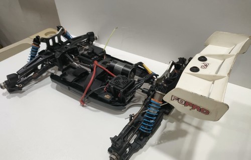 Caster Fusion F8T 1/8 Scale Electric 4WD Truggy Come With 6ch DumboRC 2.4 Radio - Picture 3 of 12