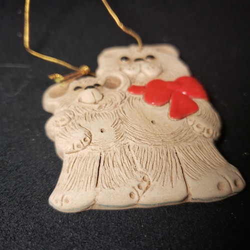 Vintage Saisman Argilla Ceramica 2 Orsacchiotti Fiocco Smaltato Rosso Ornamento Natale - Foto 2 di 5