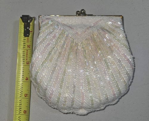 Pochette da sera vintage iridescente con con conchiglia di artiglio e perline - catena rotta - Foto 3 di 10