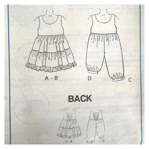 Mono y vestido McCall’s para niños con patrón de costura 7010 en 2 longitudes sin cortar - Imagen 5 de 6