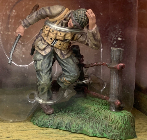 1:32 Forces of Valor U.S. 101st Airborne 327 Glider Inf PFC Reynolds PM0195 LZ - Picture 1 of 6