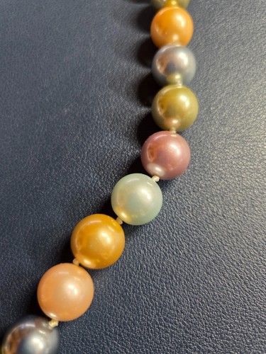 KJL Necklace Kenneth Jay Lane Multicolor Faux 14mm Glass Pearls 2009 - Picture 2 of 6