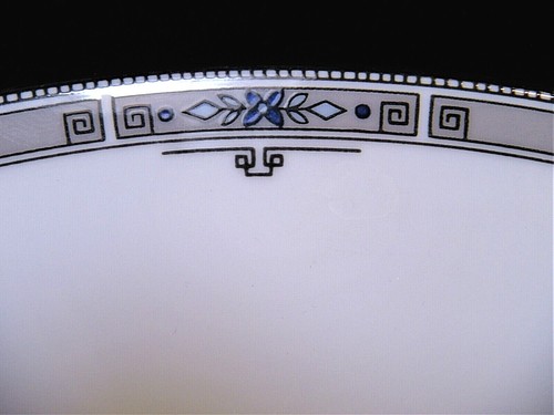 Wedgwood Amherst (Platinum Trim) English Bone China Dinnerware - Picture 4 of 38