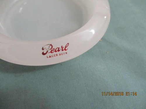VIntage Pearl Beer Milk Glass 4" Ashtray with Red Lettering Advertising - Picture 3 of 5