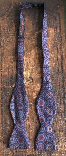 VTG BERT PULITZER USA-MADE 100% SILK BLUE RED ABSTRACT SKINNY BOW TIE EUC - Picture 2 of 5