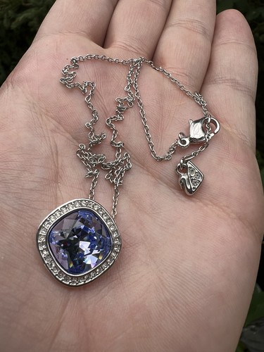 Genuine Swarovski Purple Lavender Crystal Pendant Necklace & Stud Earrings Set - Picture 3 of 24