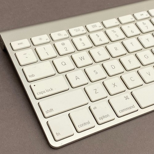 Genuine OEMApple Wireless Bluetooth Keyboard A1314 Mac - Tested - Working - Picture 6 of 15