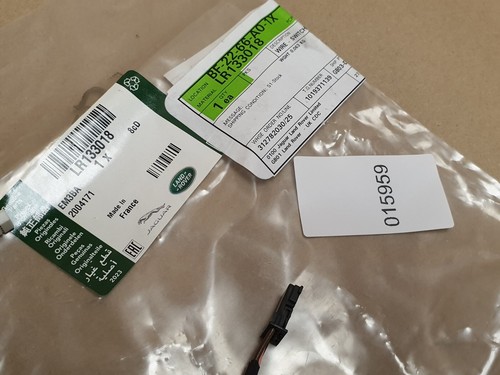 New Defender Horn Wiring Harness Steering Wheel 2020-on L663 LR133018 Genuine - Picture 6 of 9