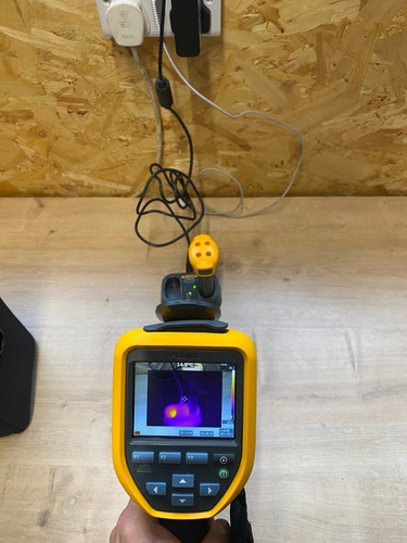 Fluke TiS60+ Thermal Imaging Camera -20 to 400 deg C - with RS Comp Calibration - Picture 3 of 7
