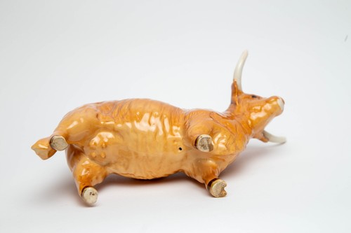 Beswick Highland Cattle Family Bull, Cow (Restored left horn) & a Calf - Picture 4 of 12