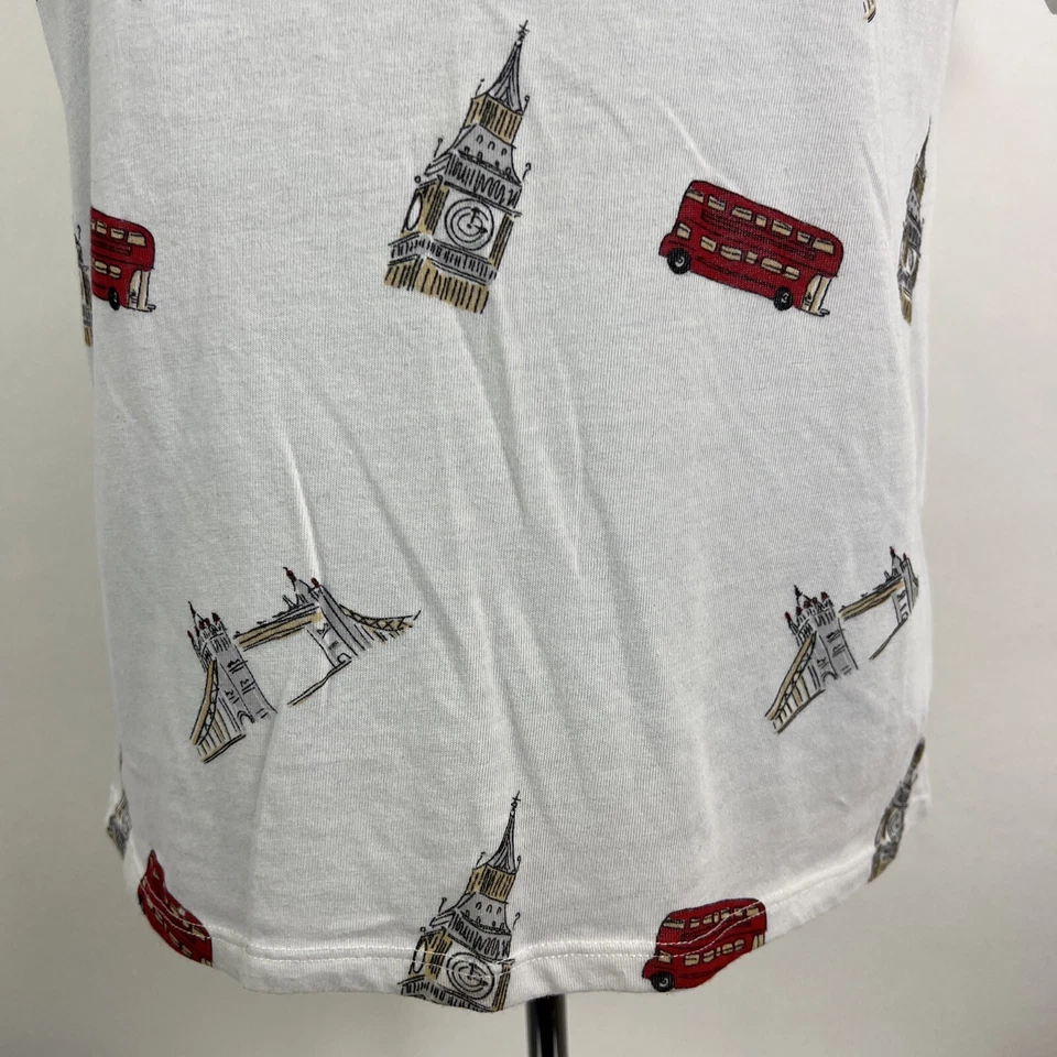 Camiseta Forever 21 Pequeña Blanca Estampado Londres Inglaterra Manga Corta Cuello Redondo Foto 4 de 4