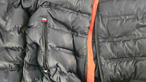 Tommy Hilfiger schwarze gesteppte gefütterte Jacke durchgehender Reißverschluss Herren Größe Large - Bild 2 von 5