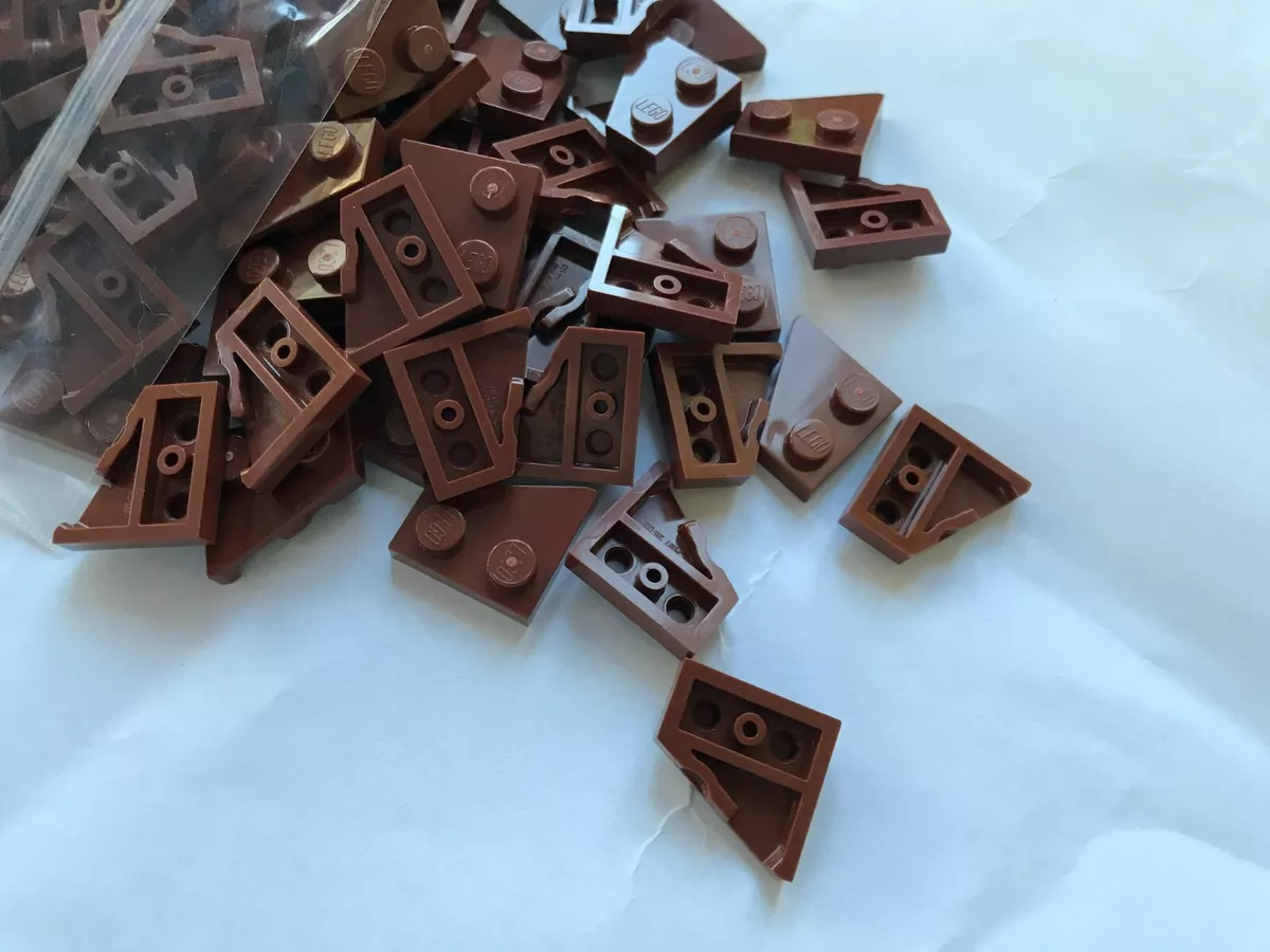 LEGO NEW 24307 REDDISH BROWN WEDGE PLATE 2 x 2 RIGHT 20 PIECES 25 PIECES