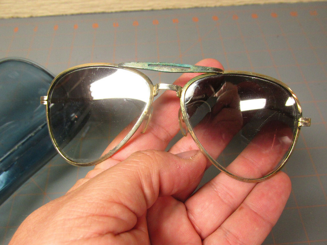 Mirrored Glasses cheap Shades translucent case old kitsch retro metal WK image 3