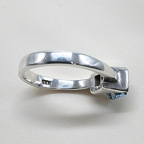 Silver Ring w/Square Blue Topaz Stone (December Birth Stone) UK Size "J" Tested - Picture 6 of 9