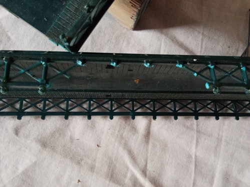 OO HORNBY PUENTE COLGANTE PLÁSTICO, DAÑOS/FALTAN PIEZAS REPUESTOS USADOS (D50) - Imagen 14 de 14