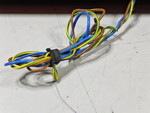 IBM Vintage Red Typewriter - Untested, Signs of Use, 220-250V - Picture 8 of 9