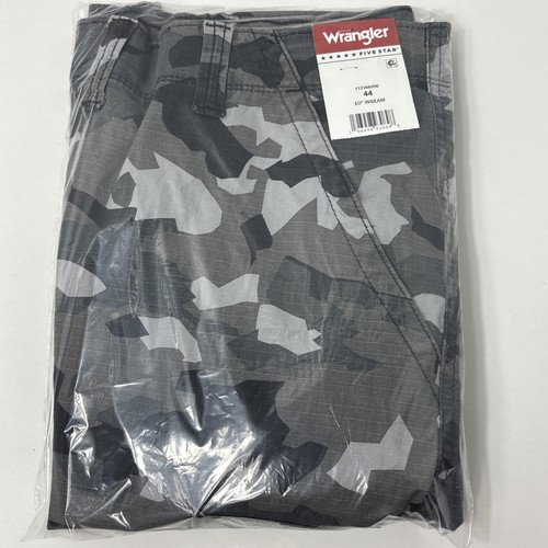 NEU! Wrangler Cargo Shorts / Herren (44x10) grau Urban Camo RIPSTOP Cotton Stretch - Bild 10 von 10