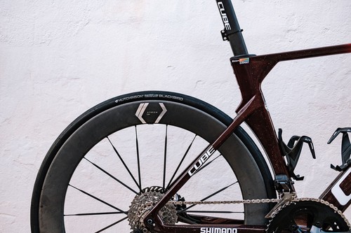 Neumático de bicicleta de carretera tipo tubo 700 x 28c Hutchinson Blackbird Premium 245 g 28 mm - Imagen 3 de 13