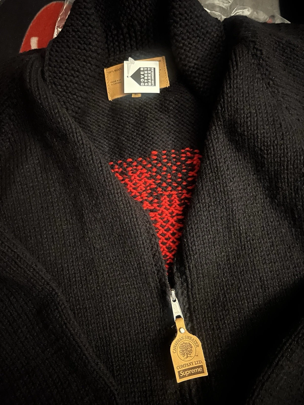 Pull Cowichan Supreme Child of Hell noir XL 