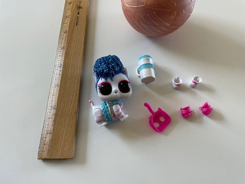 LOL Surprise Doll Pets Series 4 Independent Meow - Picture 3 of 4