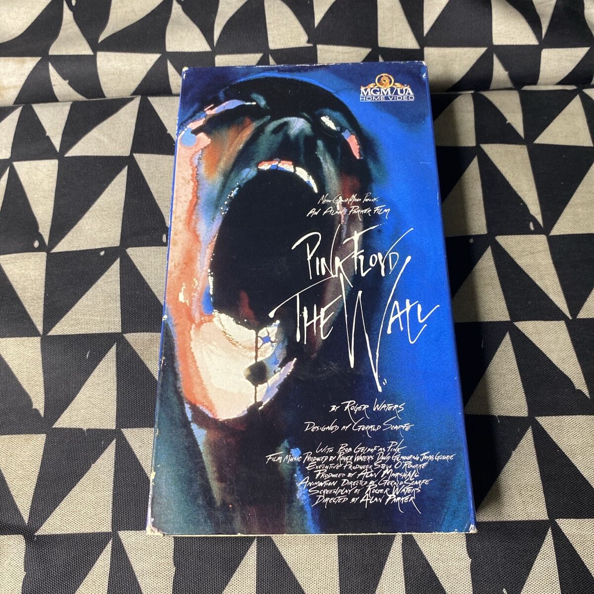 ザ・ウォール ピンク・フロイドVHS Amazon.com: Pink Floyd - The Wall [VHS] : Pink Floyd: Movies