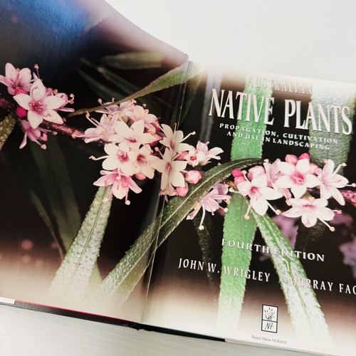 Australian Native Plants Fourth Edition HC DJ Book by John Wrigley + Murray Fagg - Picture 4 of 6