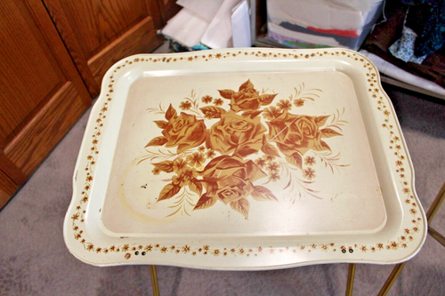 3 Vintage Metal Tv Trays with stands Flowers Roses Floral Cream Color - Picture 2 of 9