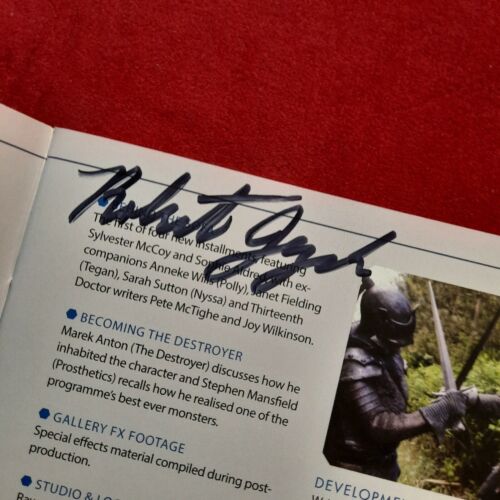 Doctor Who - Temporada 26 Blu-Ray Folleto Firmado - Sophie Aldred, Angela Bruce + 9 - Imagen 2 de 7