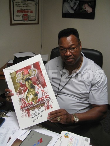 LARRY HOLMES HAND SIGNED AUTOGRAPHED 18X12 BOXING PHOTO WITH PROOF AND PSA COA - Picture 3 of 3