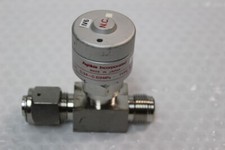 4492  Fujikin Type: N.C. Valve