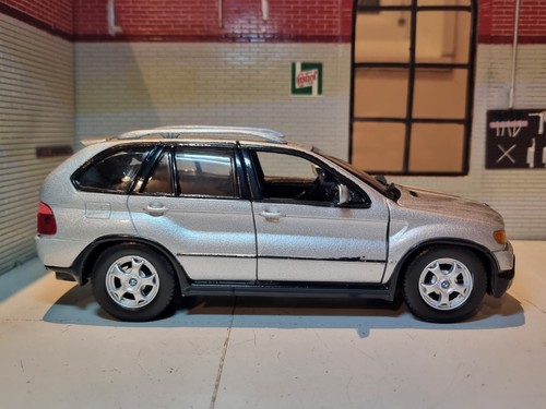 BMW X5 Silver E53 4x4 4.4i V8 73254 E53 SUV 1999 1:24 Diecast Scale Model - Picture 5 of 11