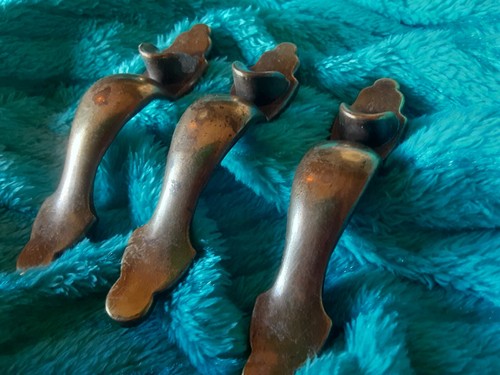 3 Vintage traditioneller früher amerikanischer Stil Messing P393 Schrankgriffgriffe mit Fa - Bild 4 von 11