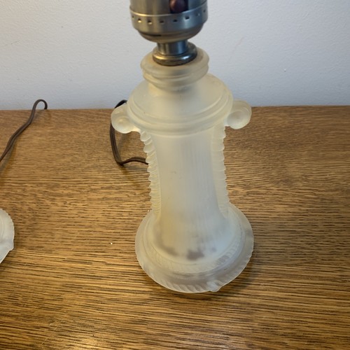 2 Vintage frosted Glass Lamps with glass Scalloped Shade Rare Work Great Cond. - Picture 7 of 10