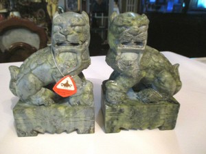 VINTAGE PAIR ASIAN CHINESE CARVED SOAPSTONE FOO DOG'S FIGURES SCULPTURE