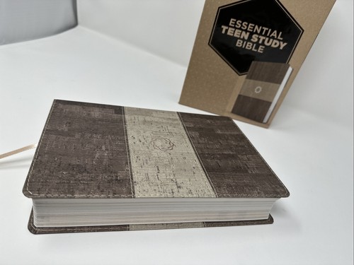 CSB Essential Teen Study Bible, Weathered Gray Cork LeatherTouch Holman Bibles - Imagen 9 de 9