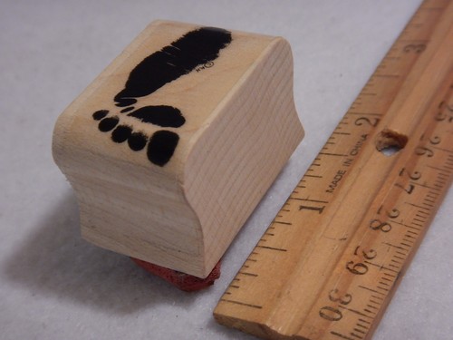132-S2.2 Baby Feet : Rubber Stamp by Mostly Animals - Picture 4 of 4